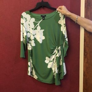 Green floral top